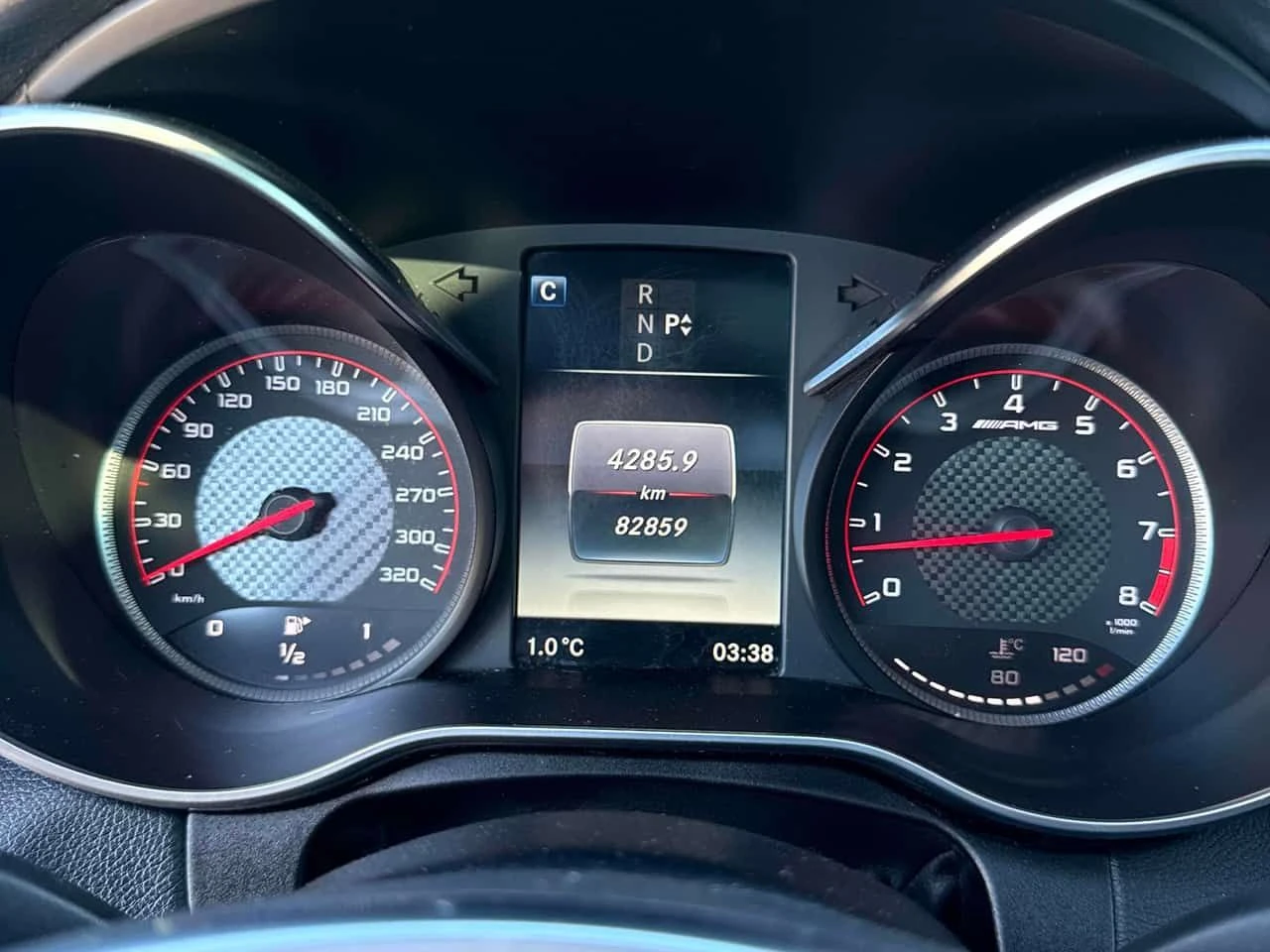 Mercedes-Benz C 63 AMG * АВТО КРЕДИТ* ЦЕНА ДО БГ * СЕРВИЗНА ИСТОРИЯ *  - изображение 8