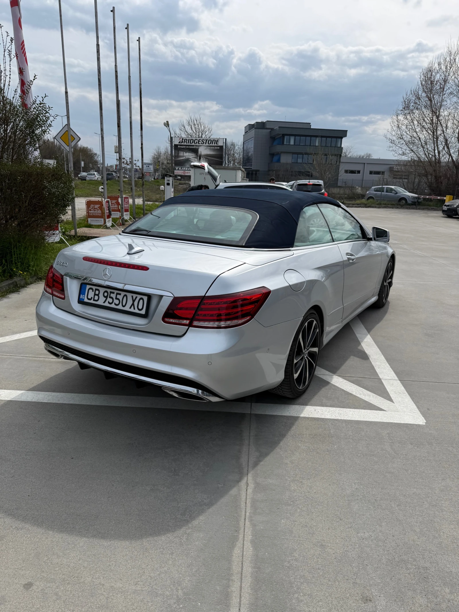 Mercedes-Benz E 500 CABRIO V8 FACELIFT / 5.5 Атмосферен / БЕЗ УДАР /  , снимка 12 - Автомобили и джипове - 53987852