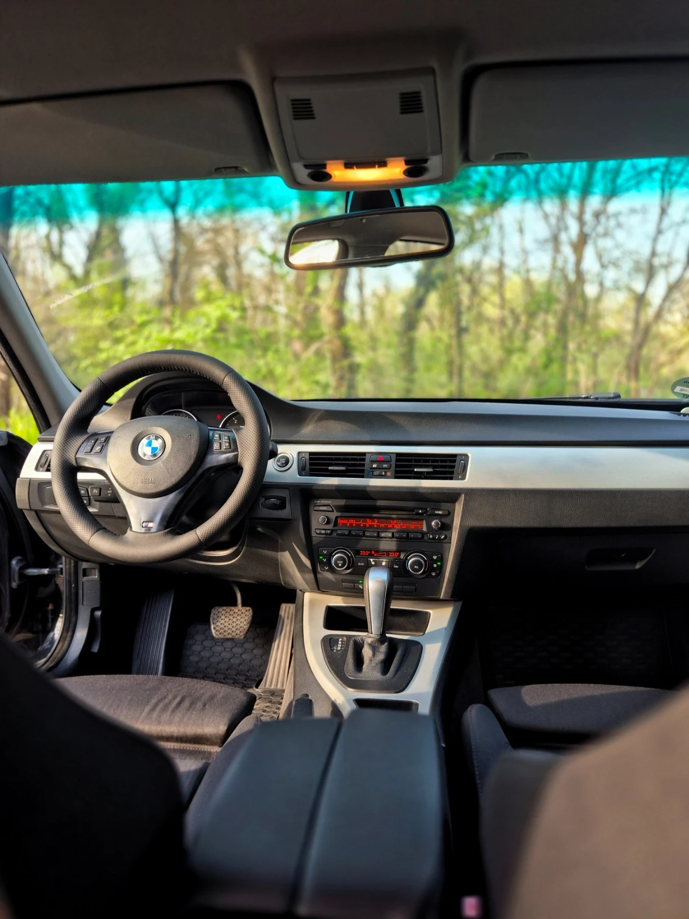 BMW 330 E90, снимка 12 - Автомобили и джипове - 54221913