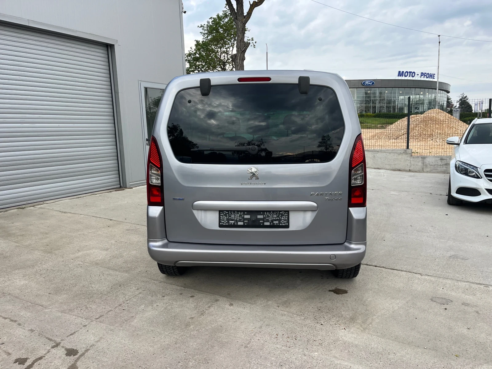 Peugeot Partner 5 места, снимка 7 - Автомобили и джипове - 54385456