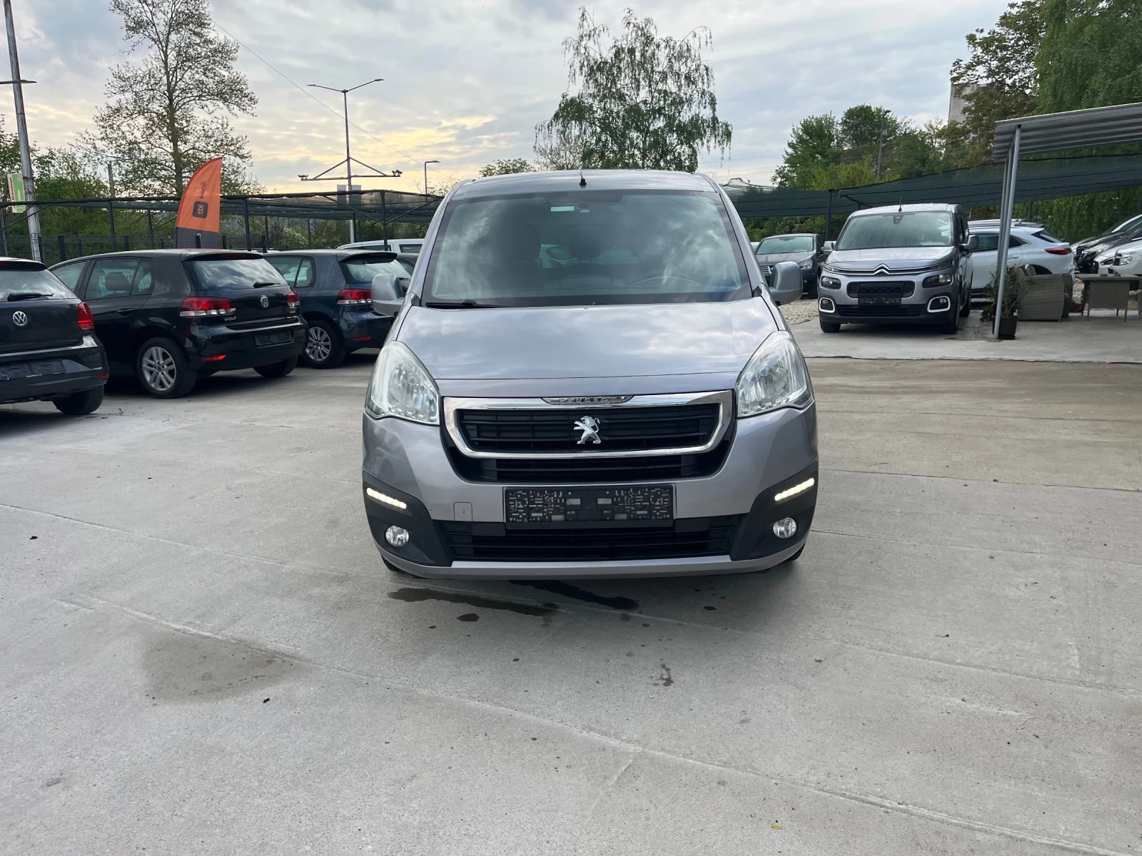 Peugeot Partner 5 места, снимка 2 - Автомобили и джипове - 54385456