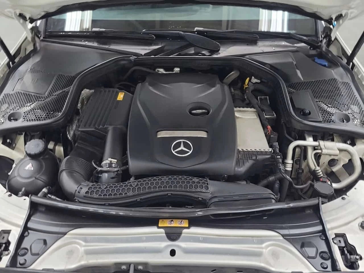 Mercedes-Benz C 300 * CARFAX * ЦЕНА ДО БГ, снимка 16 - Автомобили и джипове - 54509209
