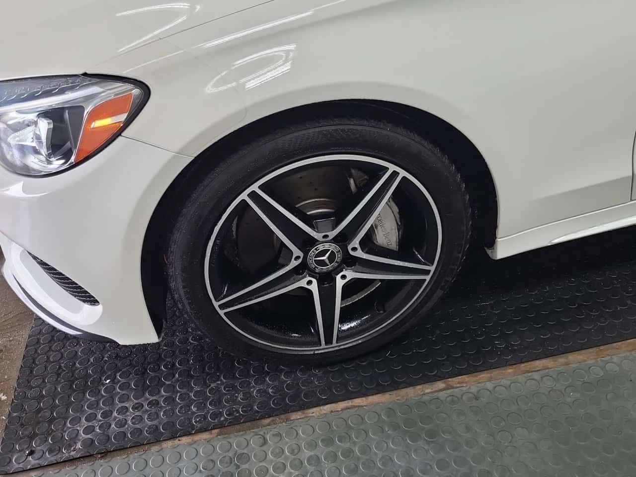 Mercedes-Benz C 300 * CARFAX * ЦЕНА ДО БГ, снимка 9 - Автомобили и джипове - 54509209