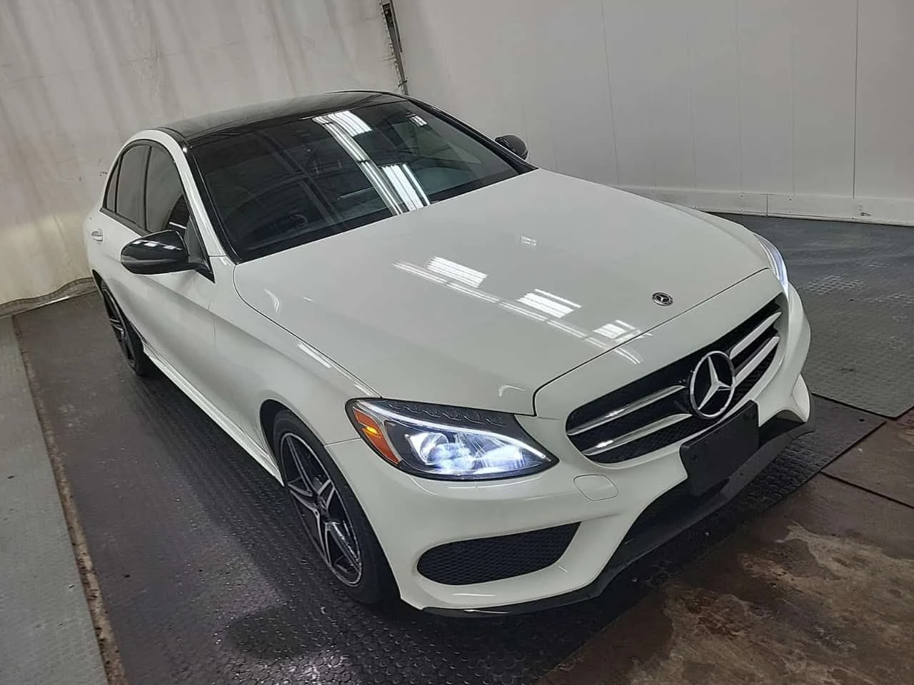 Mercedes-Benz C 300 * CARFAX * ЦЕНА ДО БГ, снимка 2 - Автомобили и джипове - 54509209