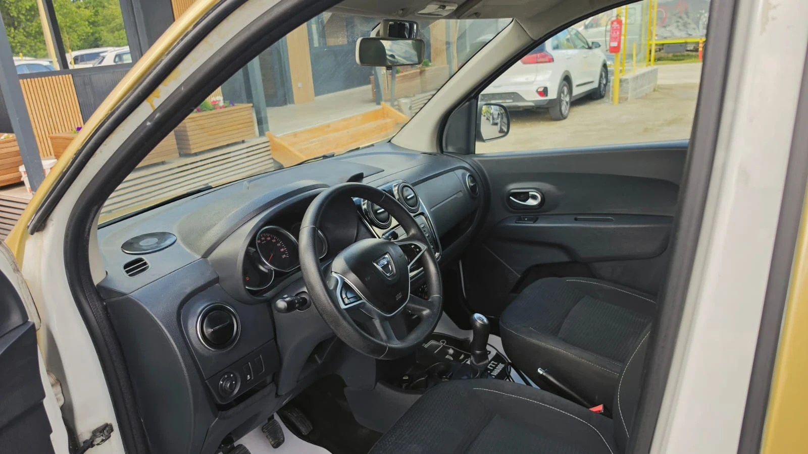 Dacia Lodgy, снимка 7 - Автомобили и джипове - 54600580