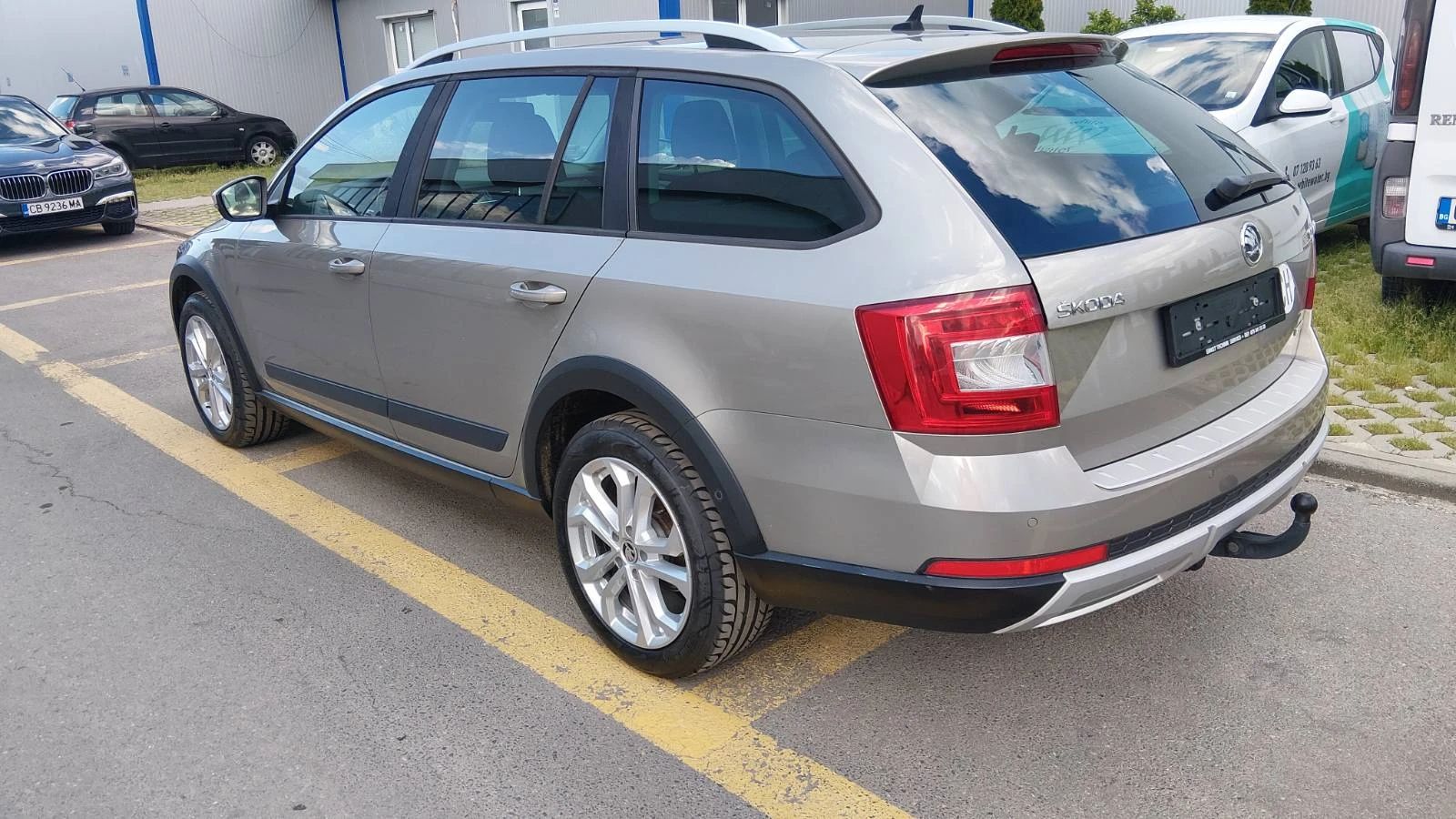 Skoda Octavia Scout 2.0 TDI 4x4, снимка 6 - Автомобили и джипове - 54700734