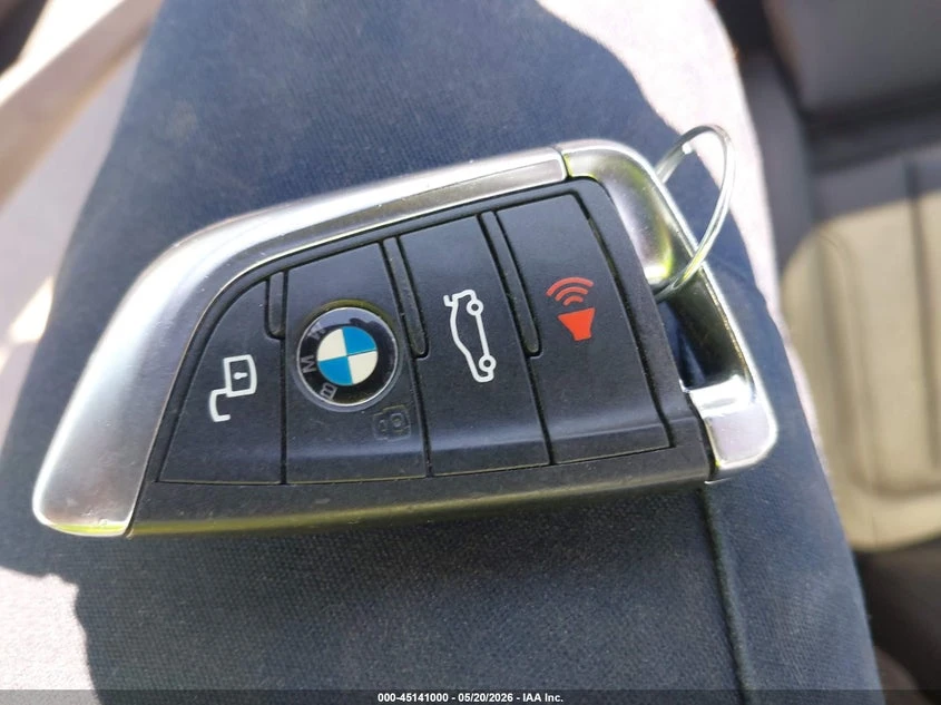 BMW 330 2.0l I xDrive, снимка 11 - Автомобили и джипове - 54859275