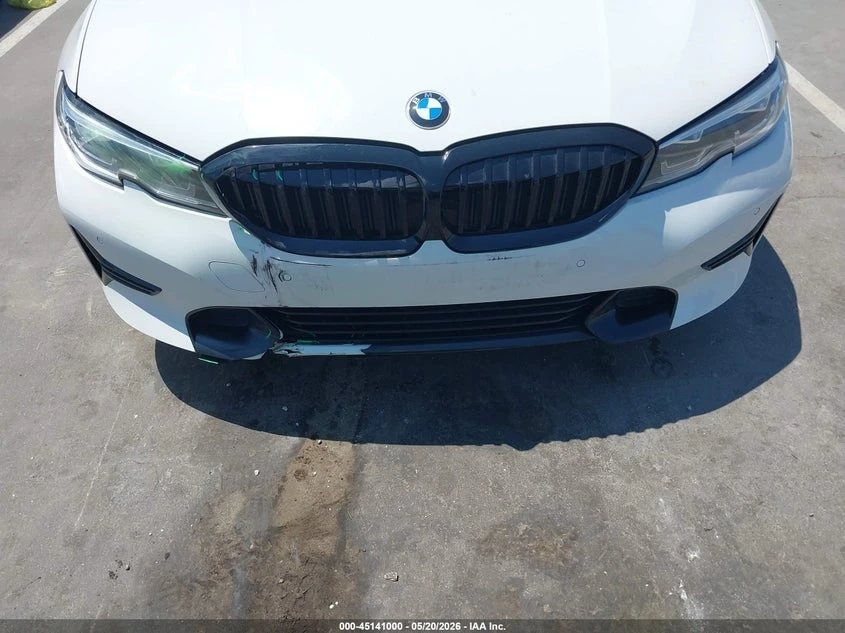 BMW 330 2.0l I xDrive, снимка 6 - Автомобили и джипове - 54859275