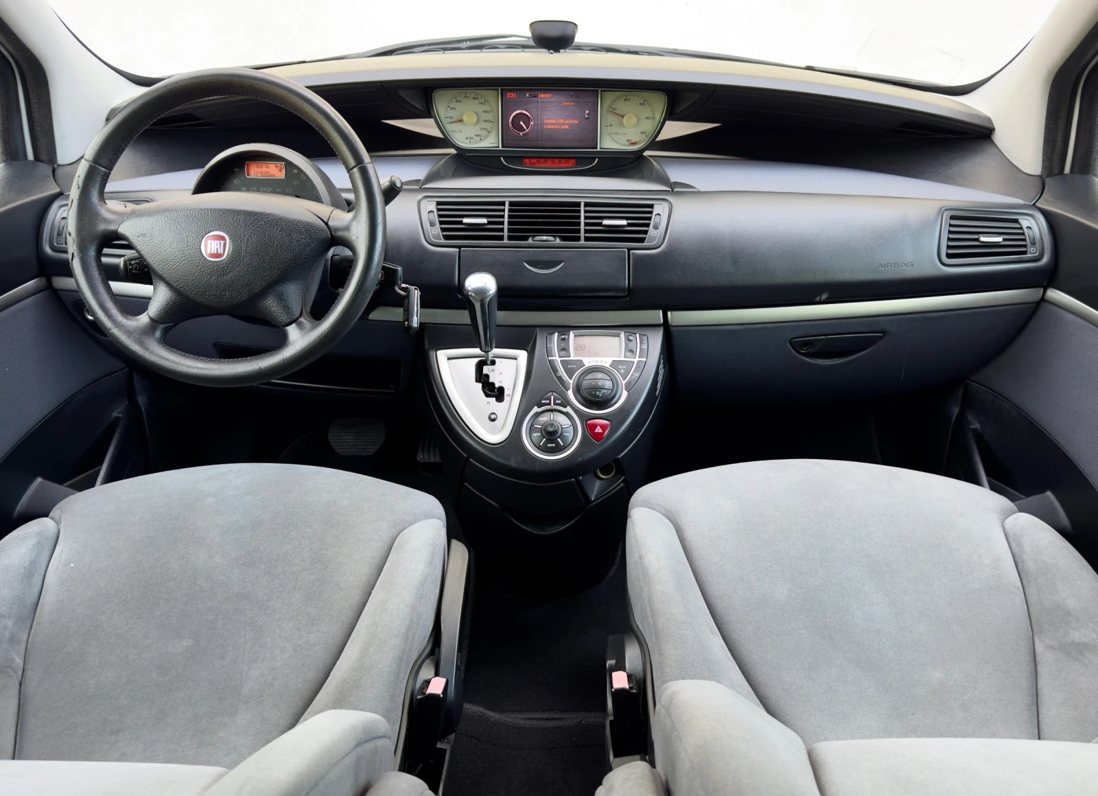 Fiat Ulysse 2.2JTD AVTOMAT* ITALY, снимка 10 - Автомобили и джипове - 54887378
