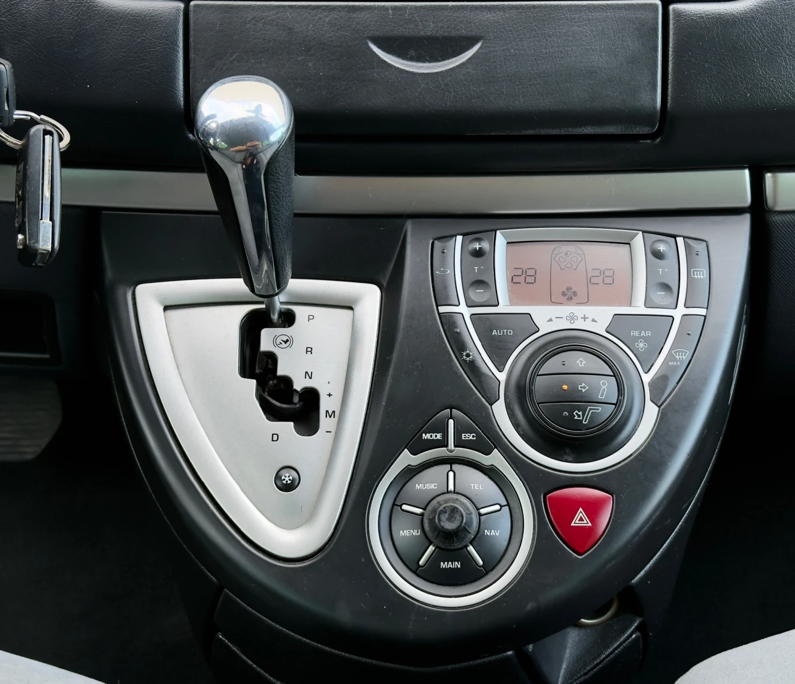 Fiat Ulysse 2.2JTD AVTOMAT* ITALY, снимка 14 - Автомобили и джипове - 54887378