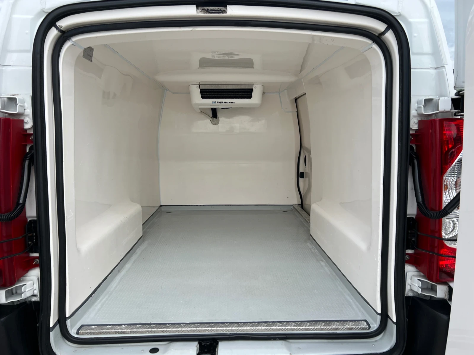 Citroen Jumpy КЛИМАТИК - ХЛАДИЛЕН, снимка 11 - Автомобили и джипове - 54918304