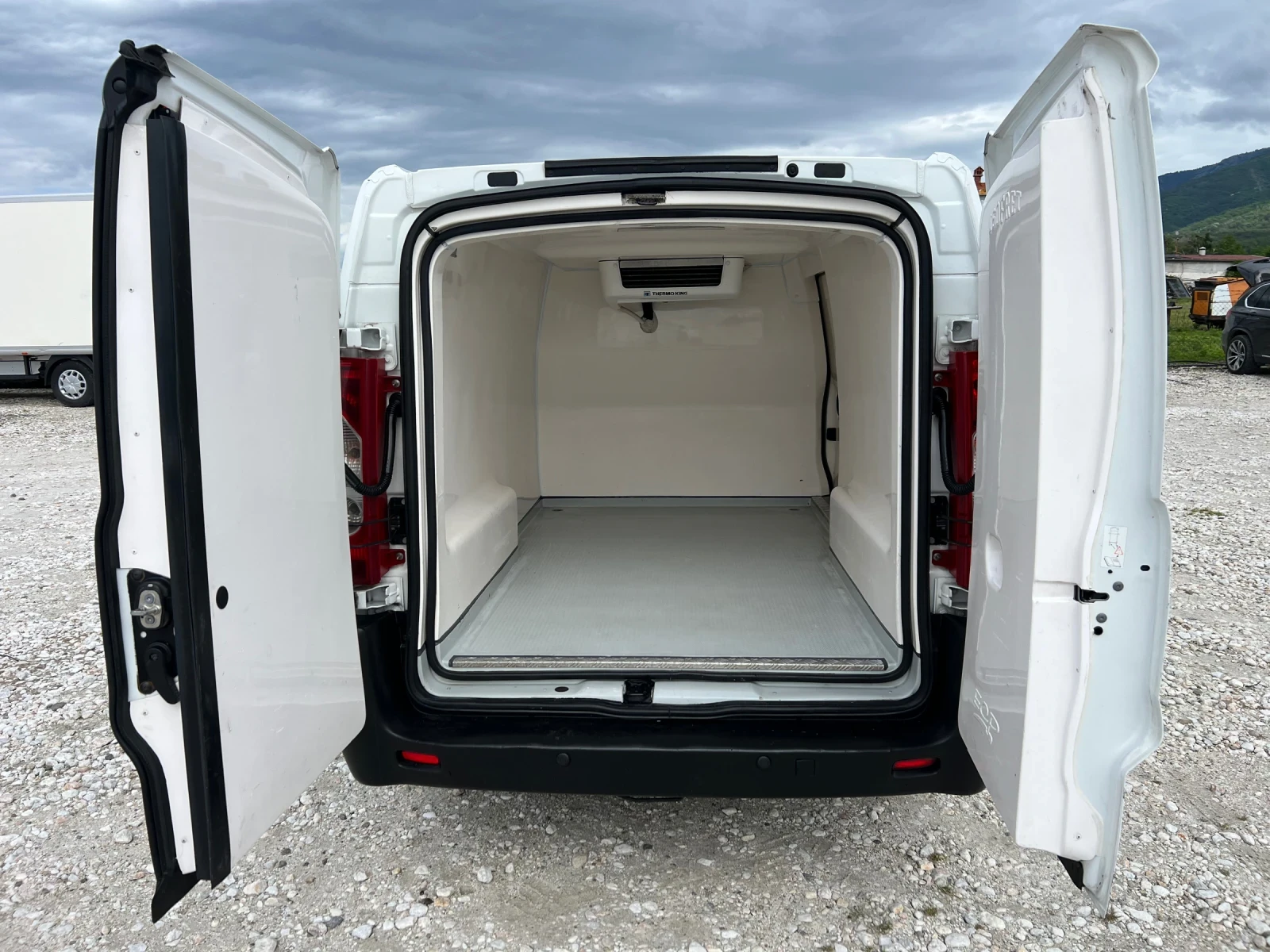 Citroen Jumpy КЛИМАТИК - ХЛАДИЛЕН, снимка 12 - Автомобили и джипове - 54918304