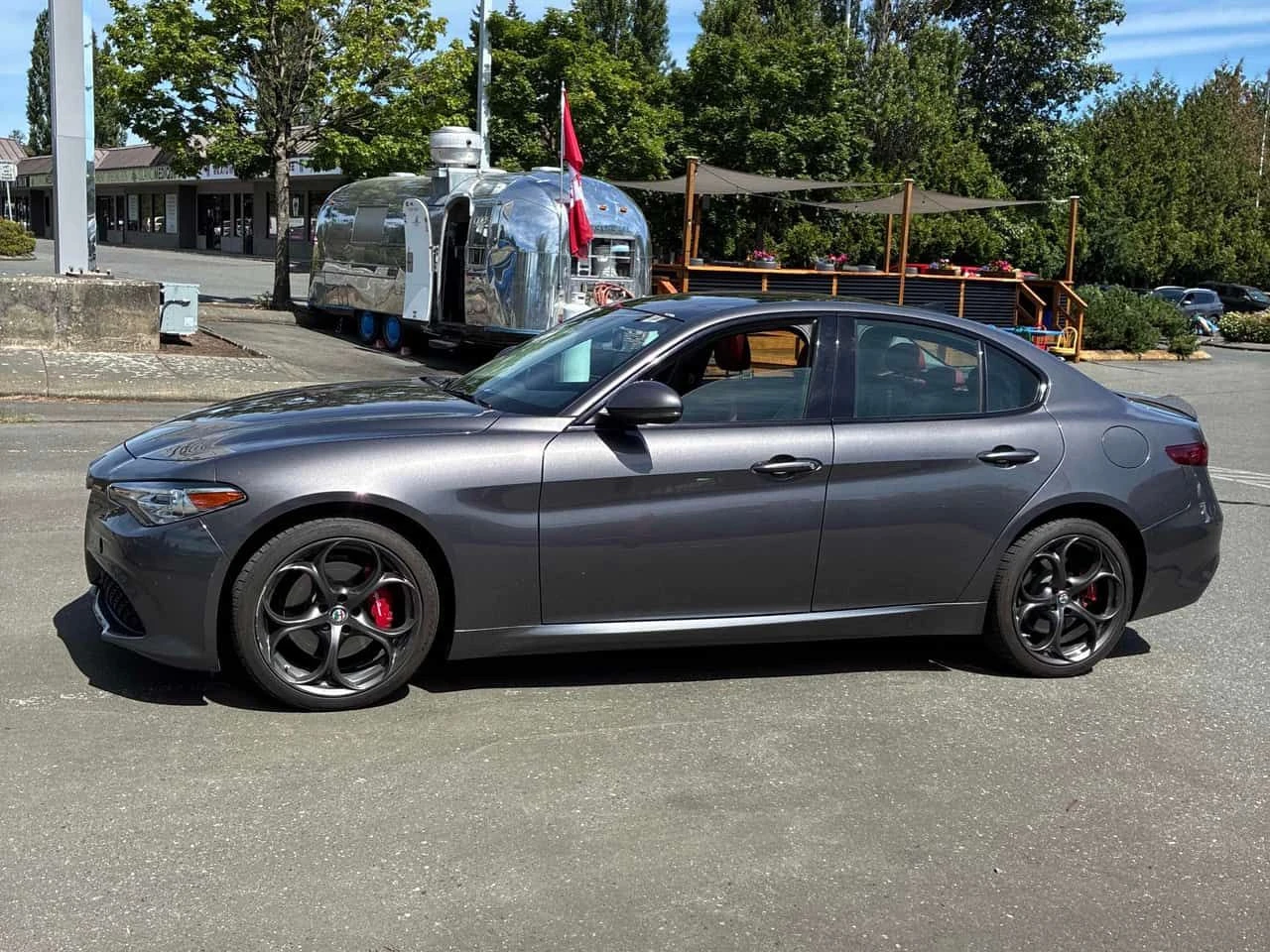 Alfa Romeo Giulia * Ti * АВТОКРЕДИТ БЕЗ ПЪРВОНАЧАЛНА ВНОСКА* , снимка 2 - Автомобили и джипове - 55005443