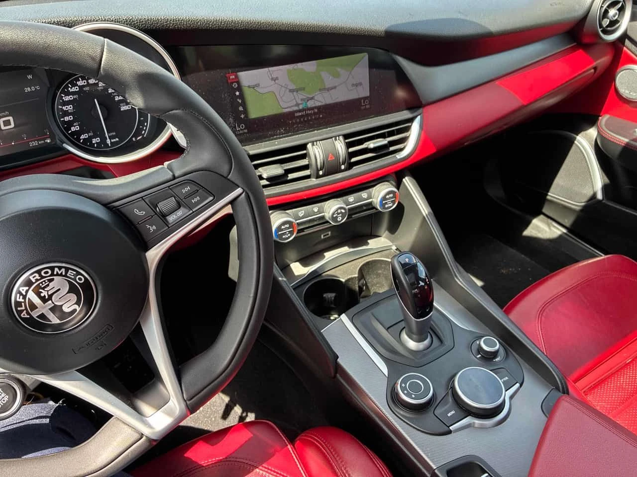 Alfa Romeo Giulia * Ti * АВТОКРЕДИТ БЕЗ ПЪРВОНАЧАЛНА ВНОСКА* , снимка 9 - Автомобили и джипове - 55005443