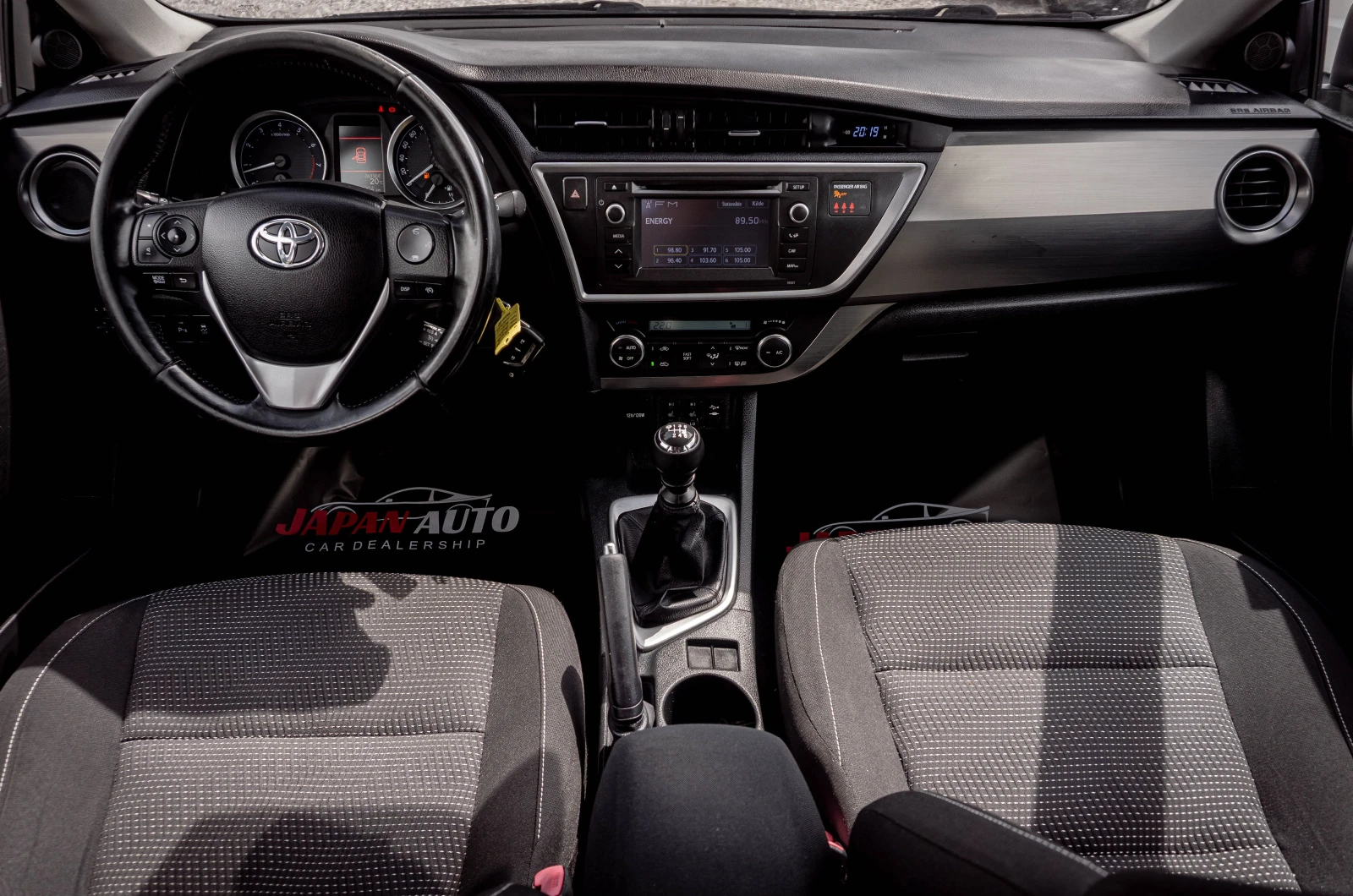 Toyota Auris 1.6 бензин ТОП! С ГАРАНЦИЯ! , снимка 7 - Автомобили и джипове - 55130539