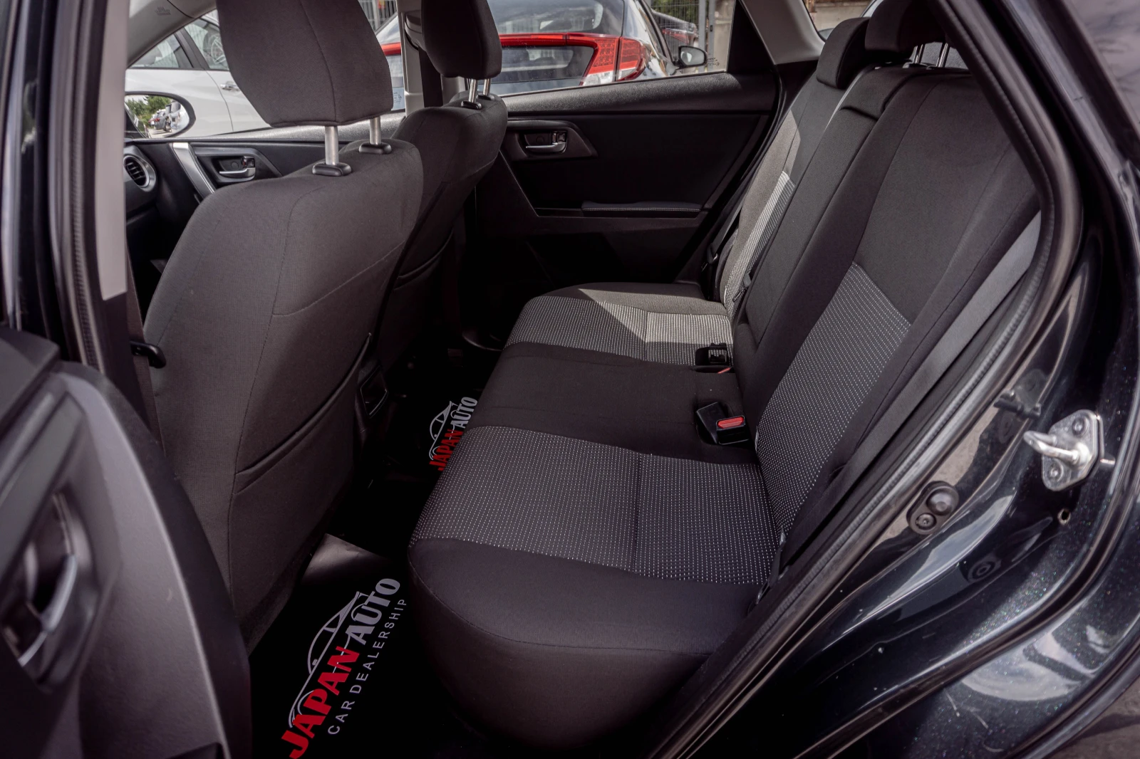 Toyota Auris 1.6 бензин ТОП! С ГАРАНЦИЯ! , снимка 10 - Автомобили и джипове - 55130539