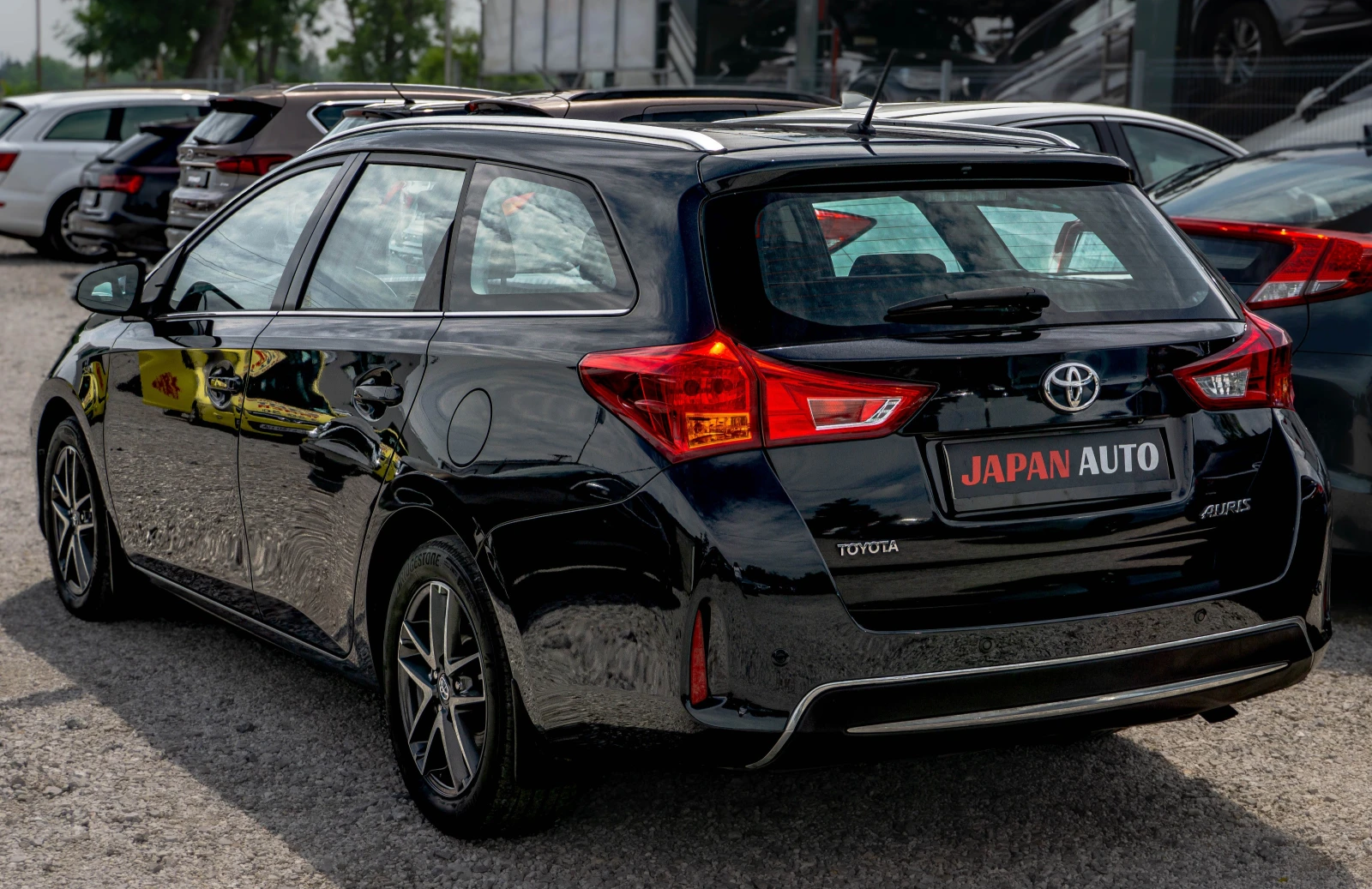 Toyota Auris 1.6 бензин ТОП! С ГАРАНЦИЯ! , снимка 5 - Автомобили и джипове - 55130539