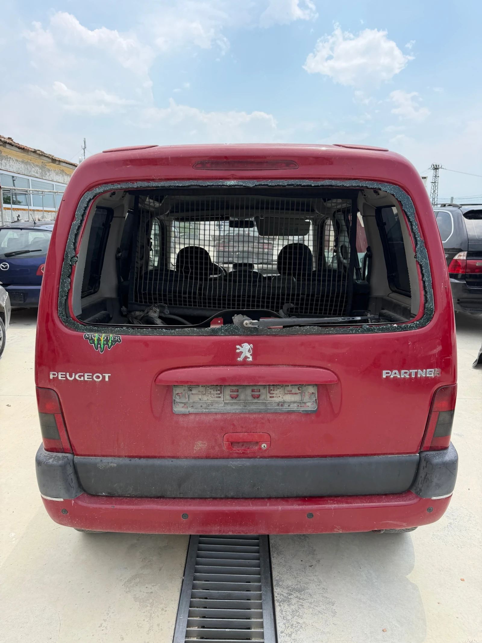 Peugeot Partner 1.4i, снимка 4 - Автомобили и джипове - 55343217