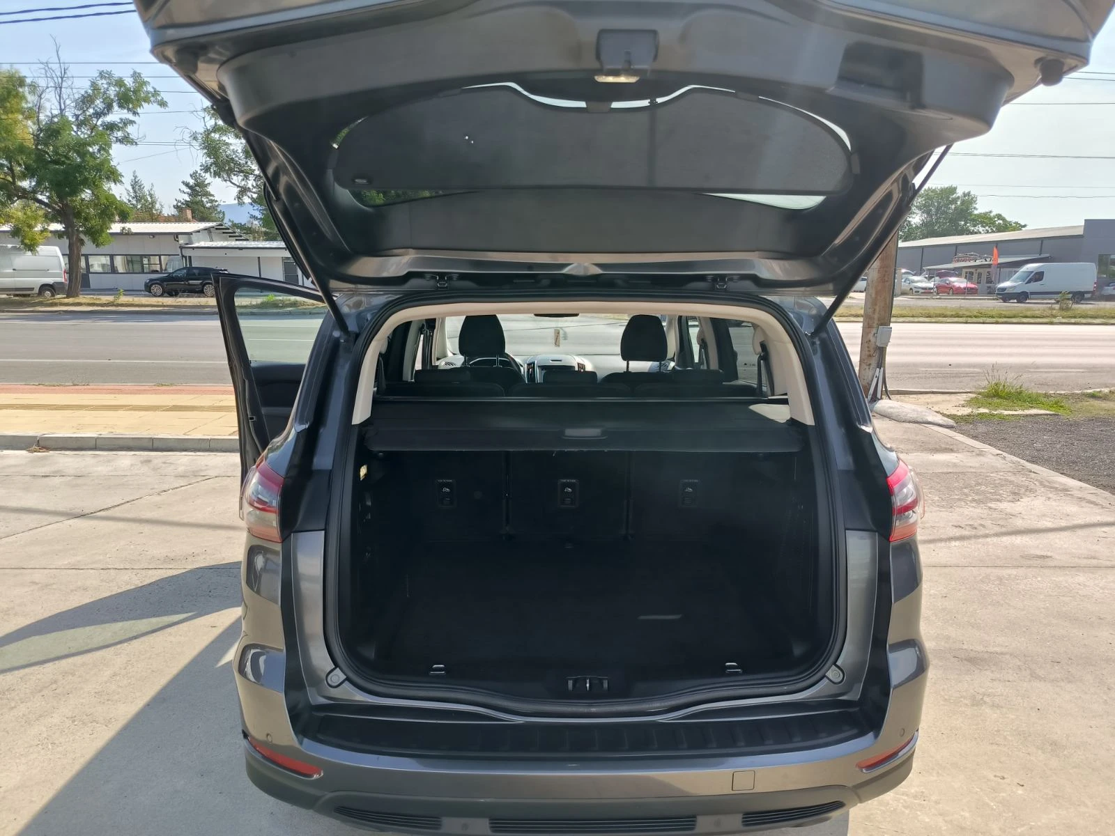 Ford S-Max 2.0d-Navi-Kamera-Keyless-Euro-6D, снимка 11 - Автомобили и джипове - 55411872