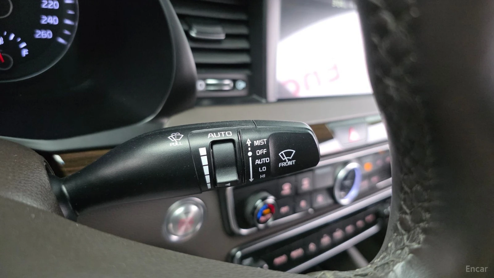 Kia K7 2.4GDi* NOBLESSE* ПОДГРЕВ* ОБДУХВАНЕ* КАМЕРА* , снимка 13 - Автомобили и джипове - 55465697
