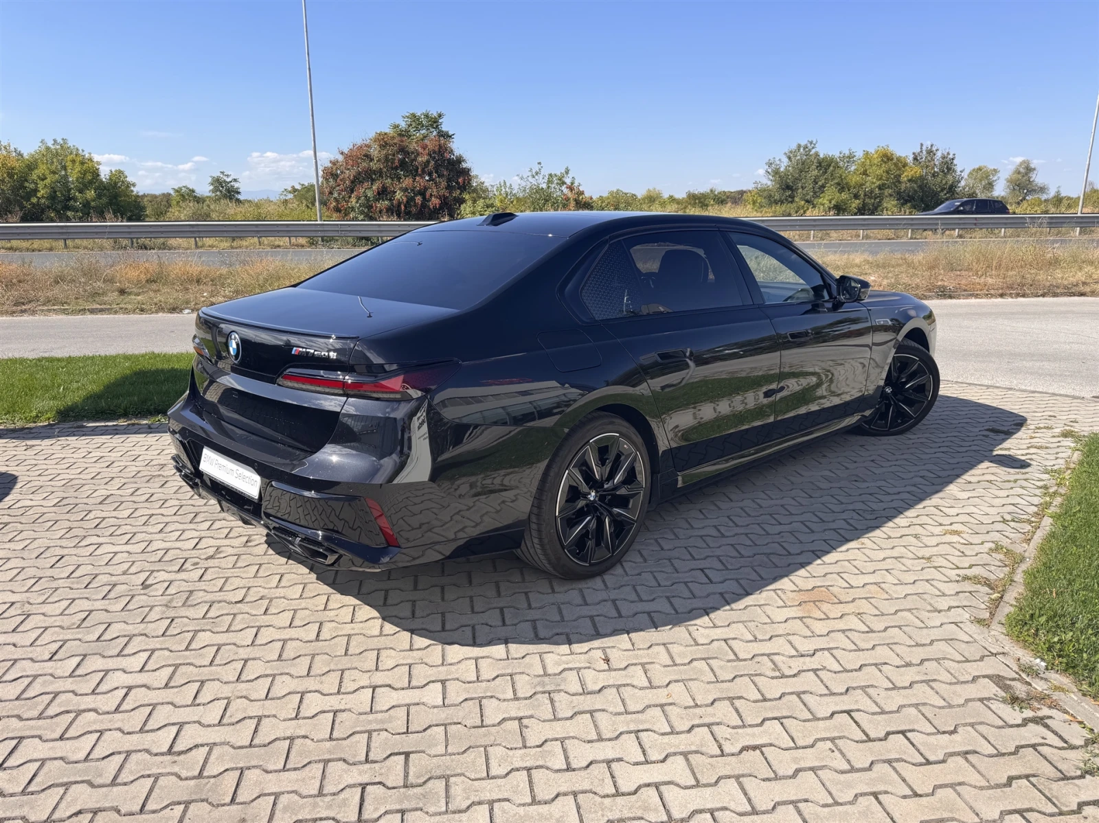 BMW 760 xDrive, снимка 2 - Автомобили и джипове - 56325408