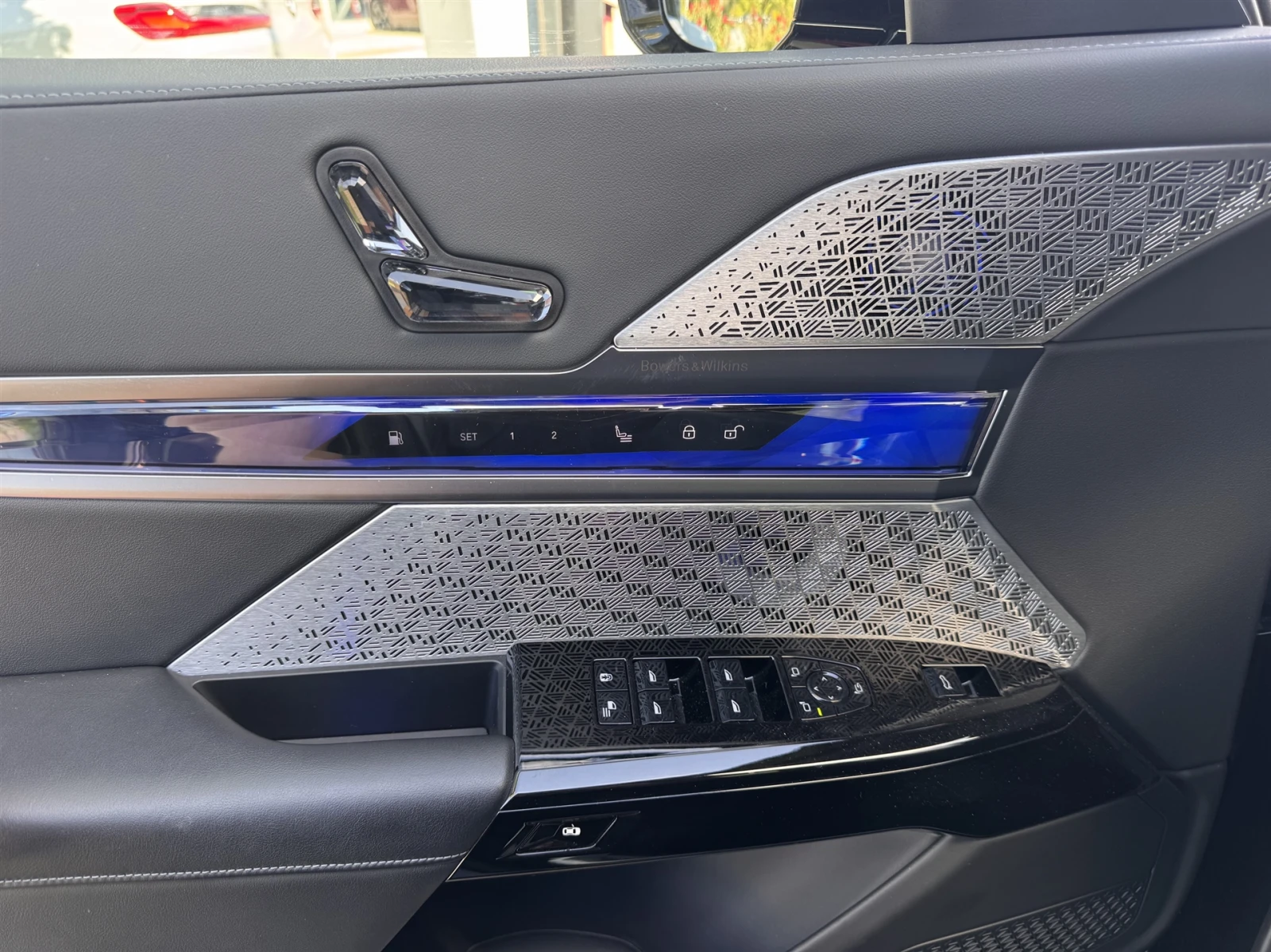 BMW 760 xDrive, снимка 15 - Автомобили и джипове - 56325408