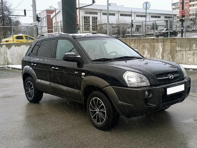 Hyundai Tucson 2.0 CRDI/118 кс/4Х4/Климатроник/FACE, снимка 2 - Автомобили и джипове - 53102149