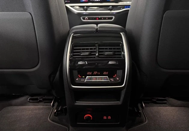 BMW X7 40i xDrive = M-Sport Pro = Гаранция, снимка 14 - Автомобили и джипове - 56084506