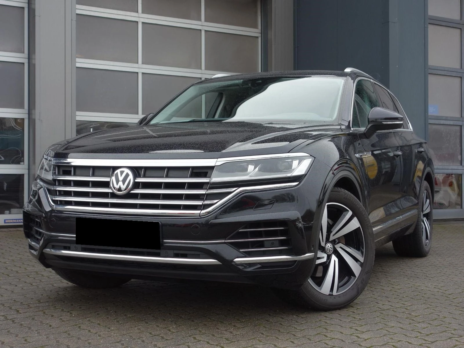 VW Touareg * 3.0TDI* R-LINE* 4M* LEDER* HEAD-UP* DIST* NAVI*  - изображение 2