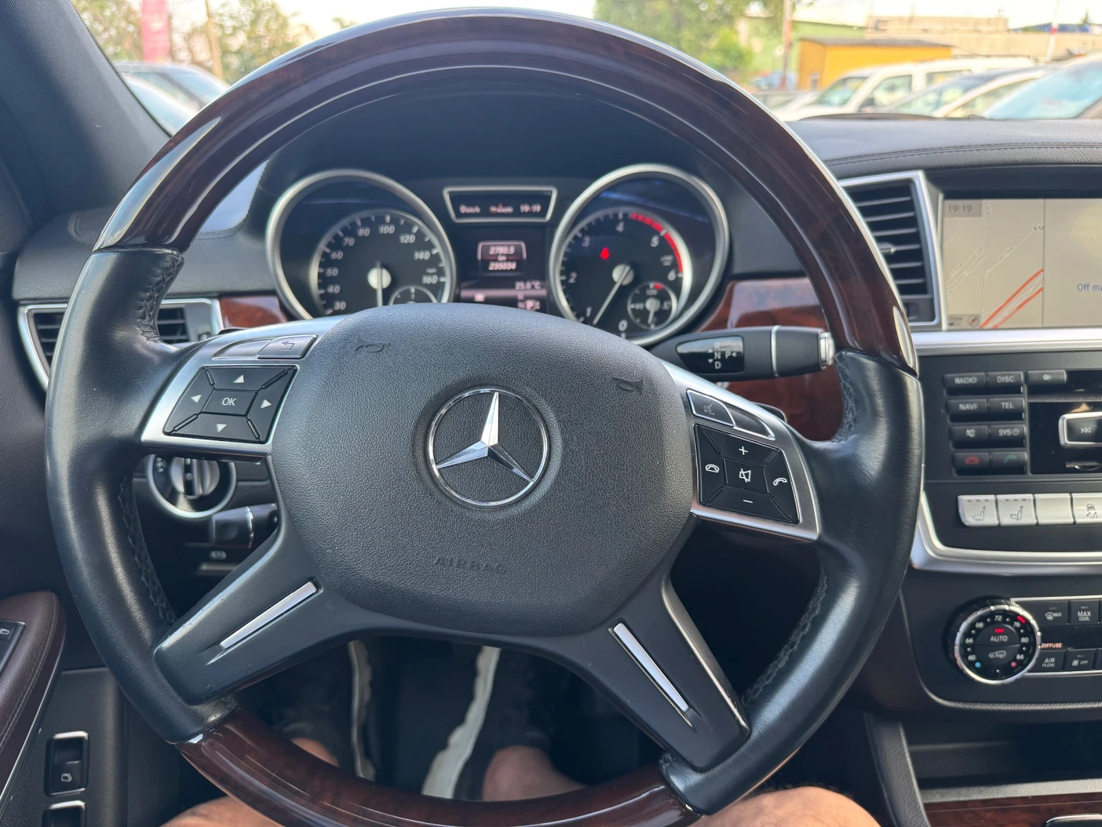 Mercedes-Benz GL 350  - изображение 10