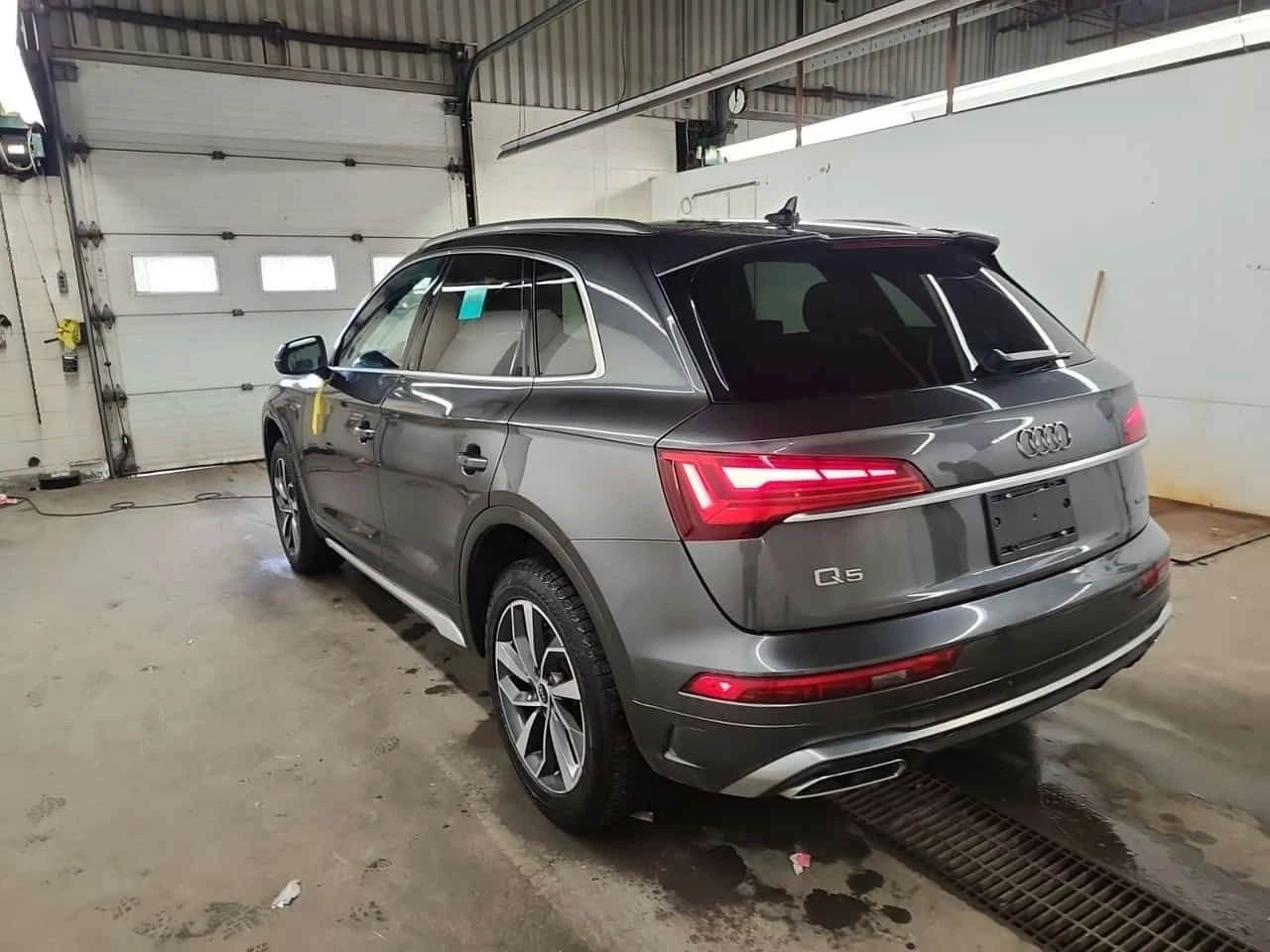 Audi Q5 Progressiv| DISTRONIC| АМБИЕНТНО| 2 КЛЮЧА| ПАНО, снимка 5 - Автомобили и джипове - 54001808