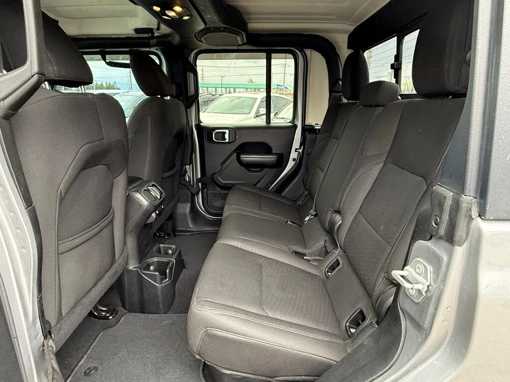 Jeep Gladiator Sport Crew Cab 4WD, снимка 15 - Автомобили и джипове - 54557100
