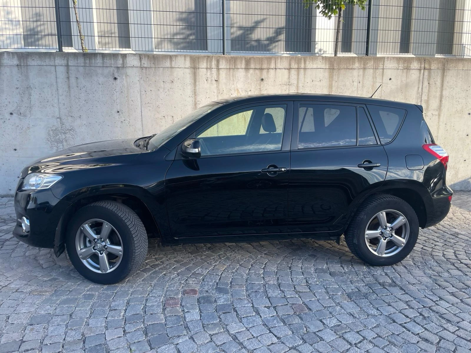 Toyota Rav4 2.2 D-4D 150кс 4x4 Auto Limited, снимка 3 - Автомобили и джипове - 55247837