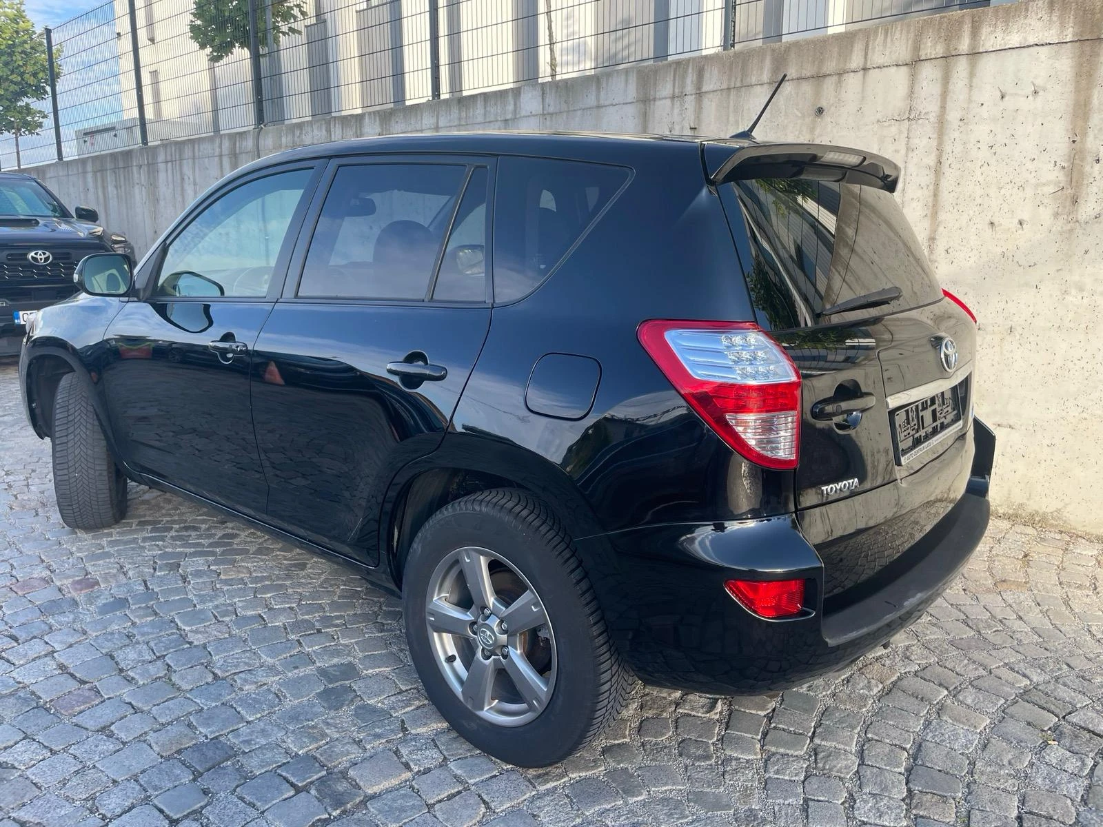 Toyota Rav4 2.2 D-4D 150кс 4x4 Auto Limited, снимка 4 - Автомобили и джипове - 55247837