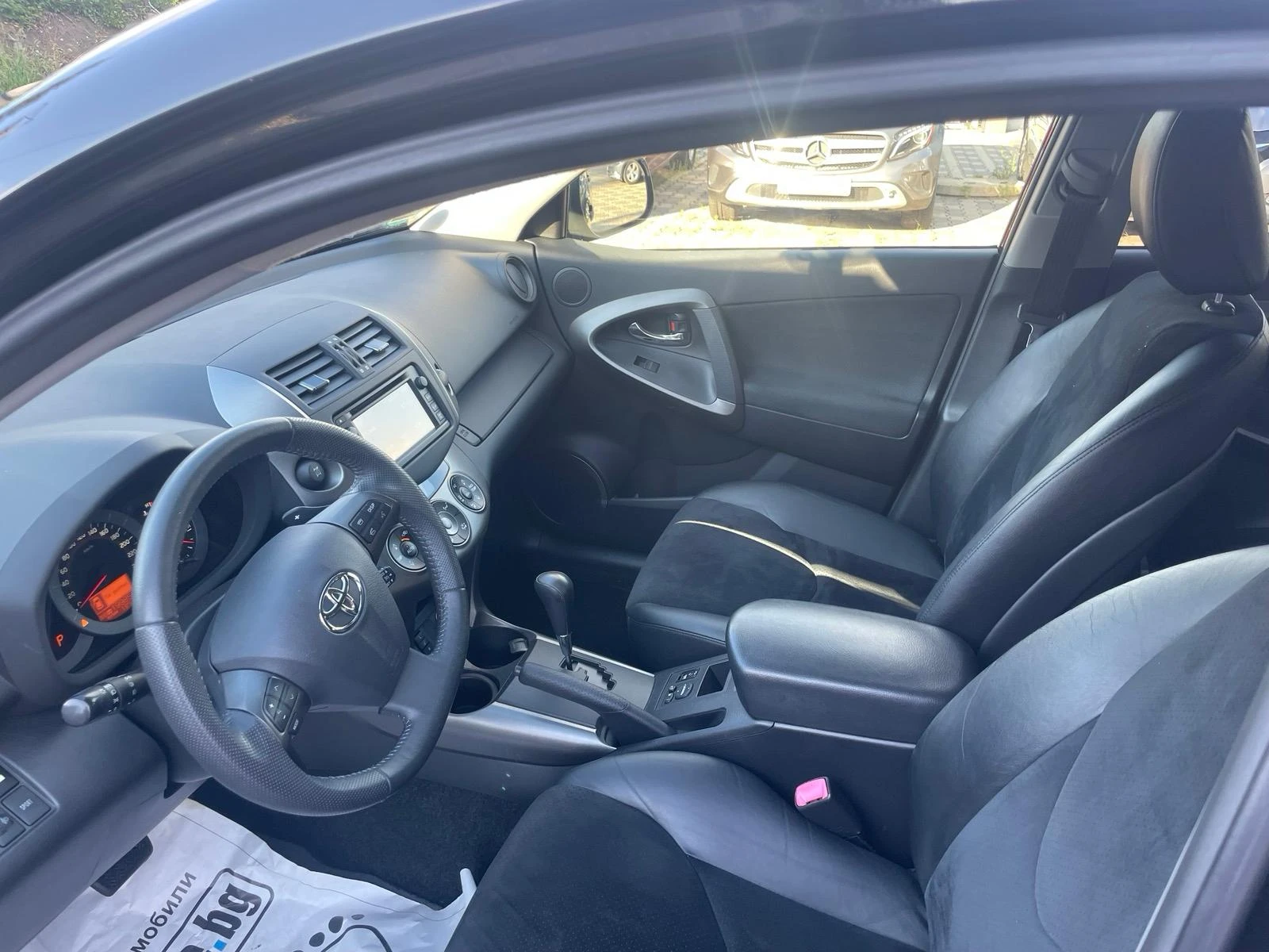 Toyota Rav4 2.2 D-4D 150кс 4x4 Auto Limited, снимка 10 - Автомобили и джипове - 55247837