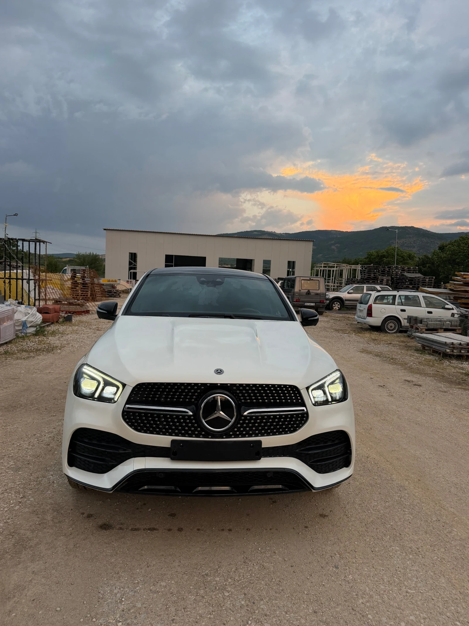 Mercedes-Benz GLE 350 Plug-in hybrid AMG 4matik Burmester, снимка 2 - Автомобили и джипове - 55276485