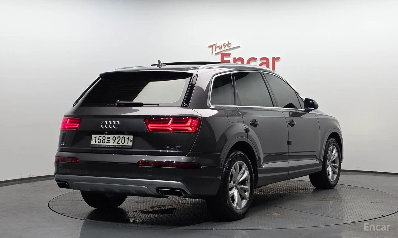 Audi Q7 ПОДГРЕВИ * ПАНО * ОПЦИЯ ЗА ФИНАНСИРАНЕ, снимка 2 - Автомобили и джипове - 55277979