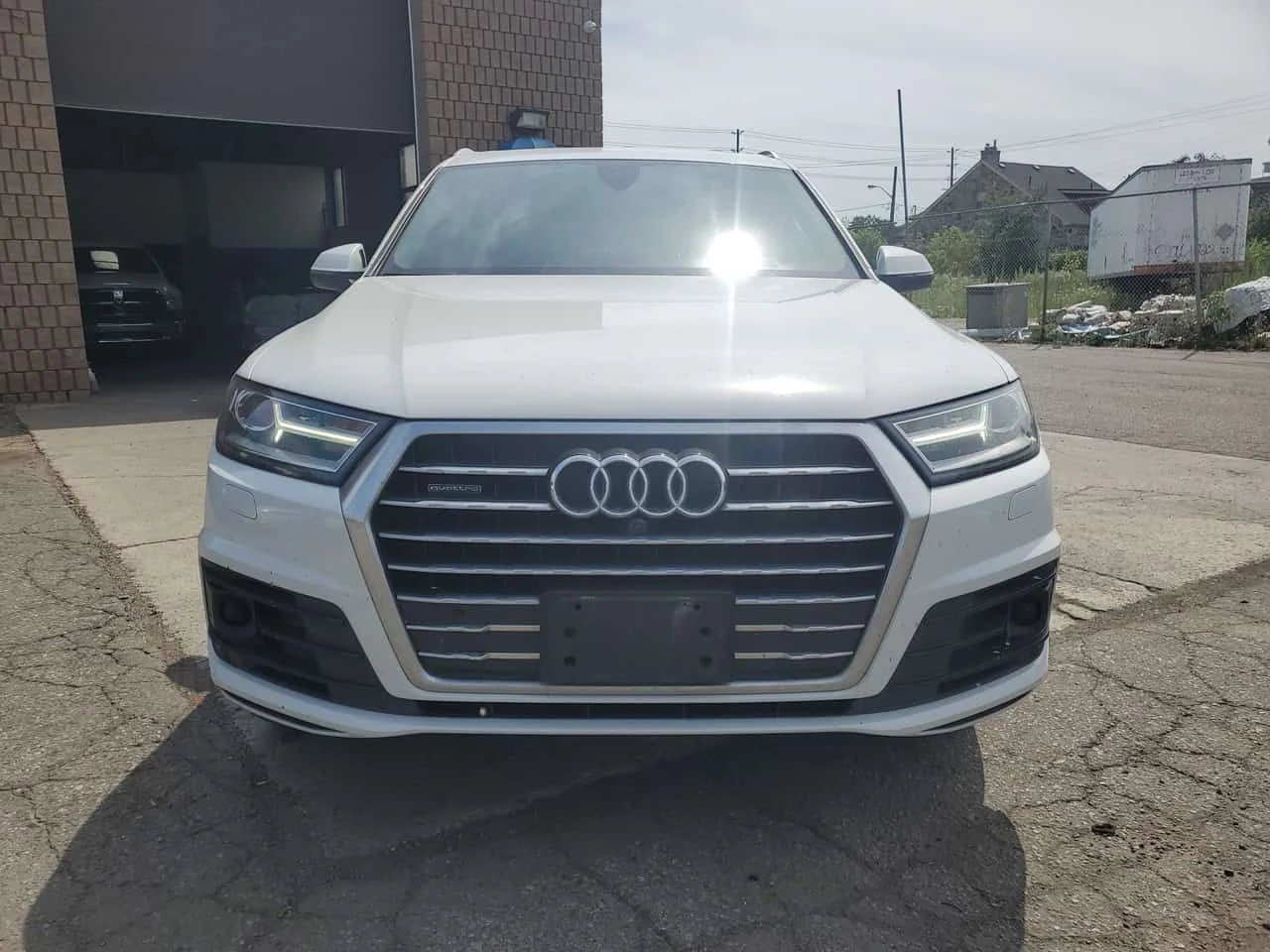 Audi Q7  * ДИСТРОНИК* 360 КАМЕРА* ОБДУХВАНЕ* ПАНОРАМА* , снимка 2 - Автомобили и джипове - 55540456