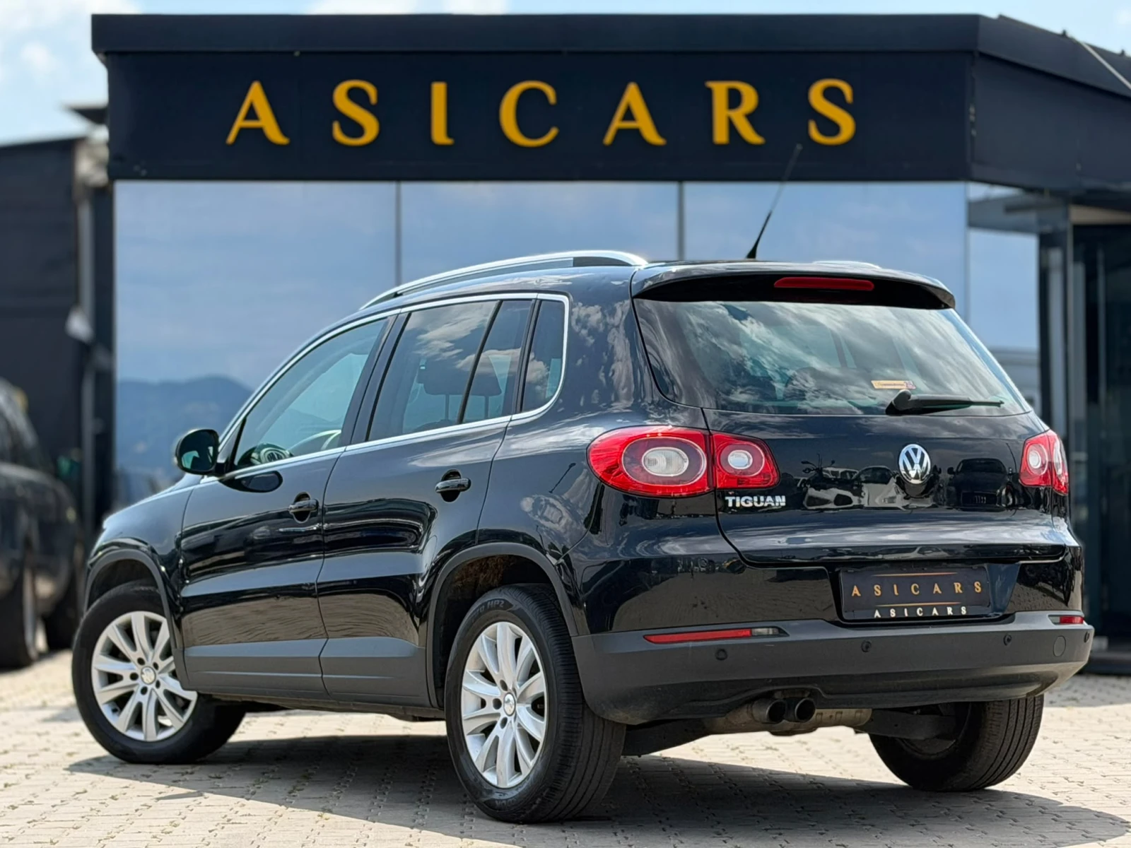 VW Tiguan / 2.0TDI / 200HP / 4MOTION /, снимка 3 - Автомобили и джипове - 55803287