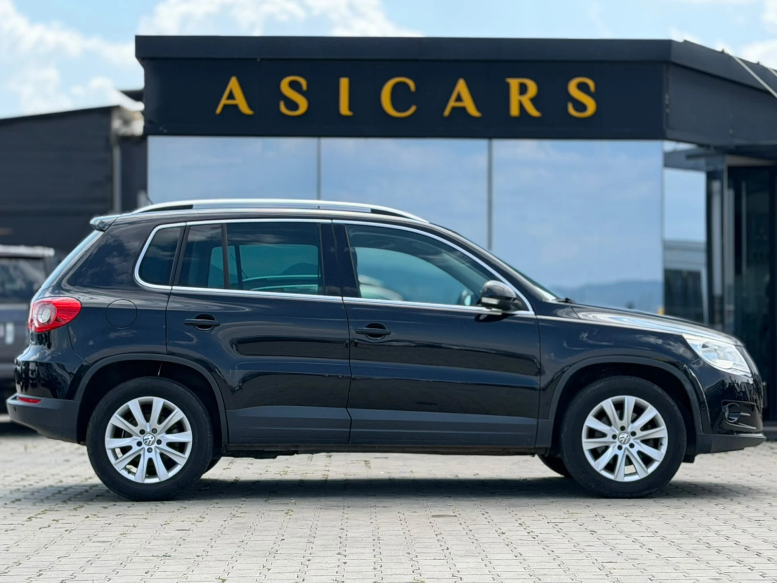 VW Tiguan / 2.0TDI / 200HP / 4MOTION /, снимка 6 - Автомобили и джипове - 55803287