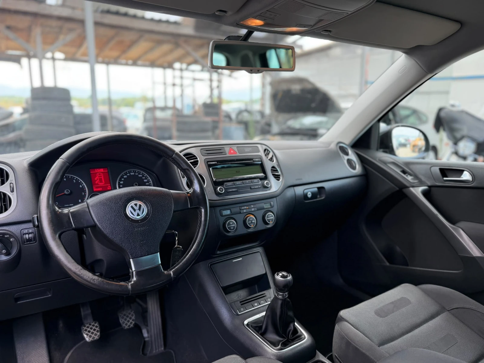 VW Tiguan / 2.0TDI / 200HP / 4MOTION /, снимка 9 - Автомобили и джипове - 55803287