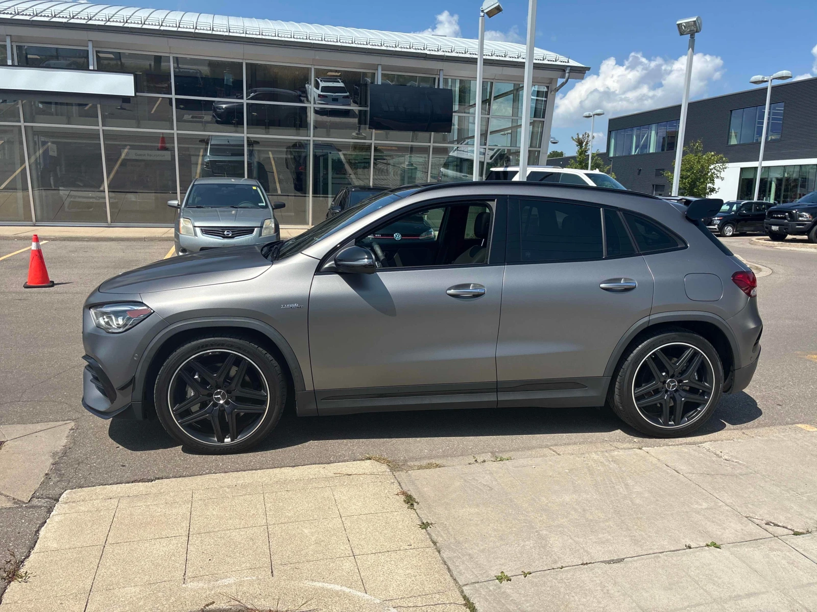 Mercedes-Benz GLA 45 AMG * АВТОКРЕДИТ * ГЛАВНО ПРЕДСТАВИТЕЛСТВО, снимка 3 - Автомобили и джипове - 55811372