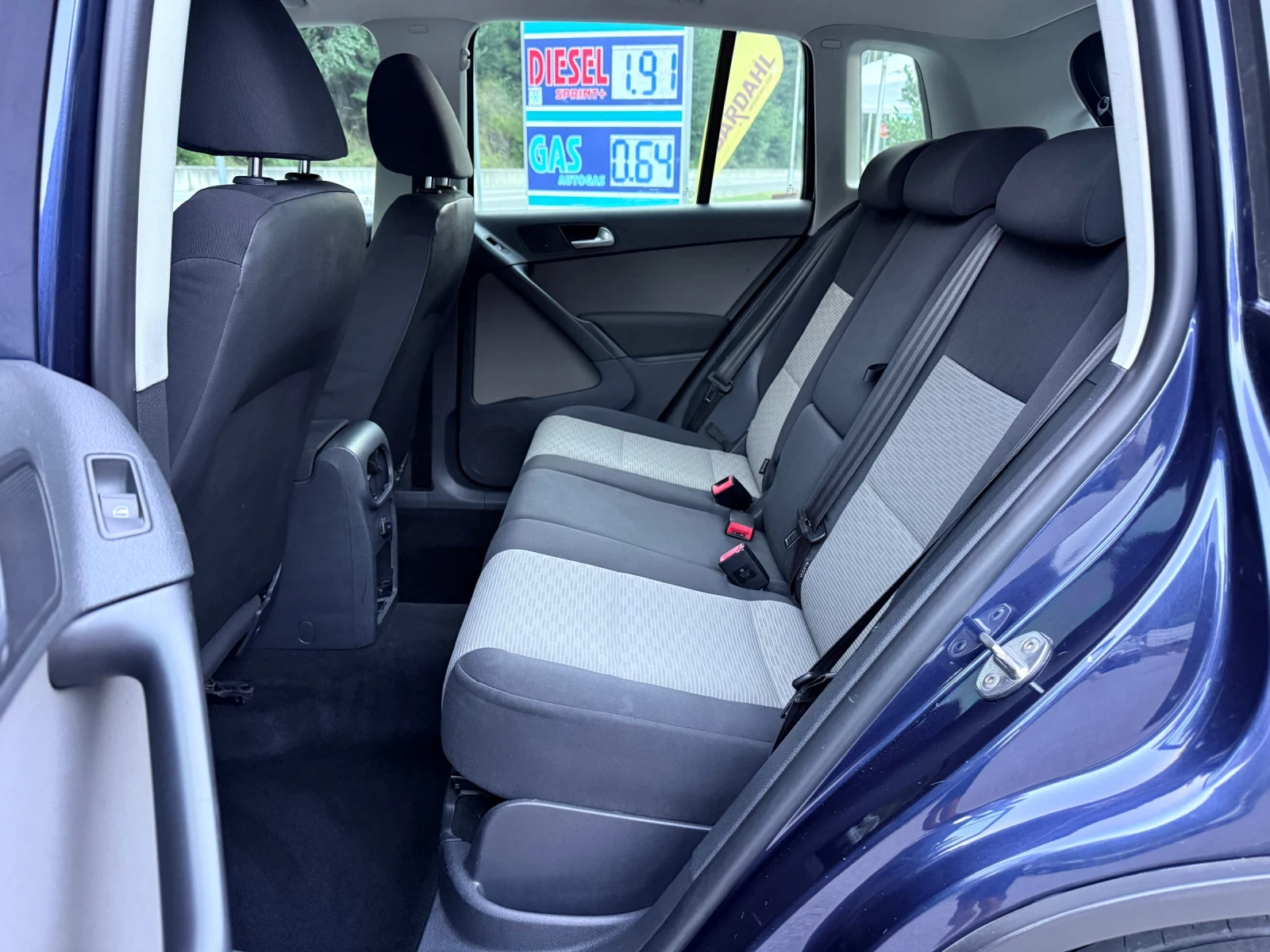 VW Tiguan 2.0TDI* 4x4* OFFROAD* ИТАЛИЯ* , снимка 9 - Автомобили и джипове - 55932378