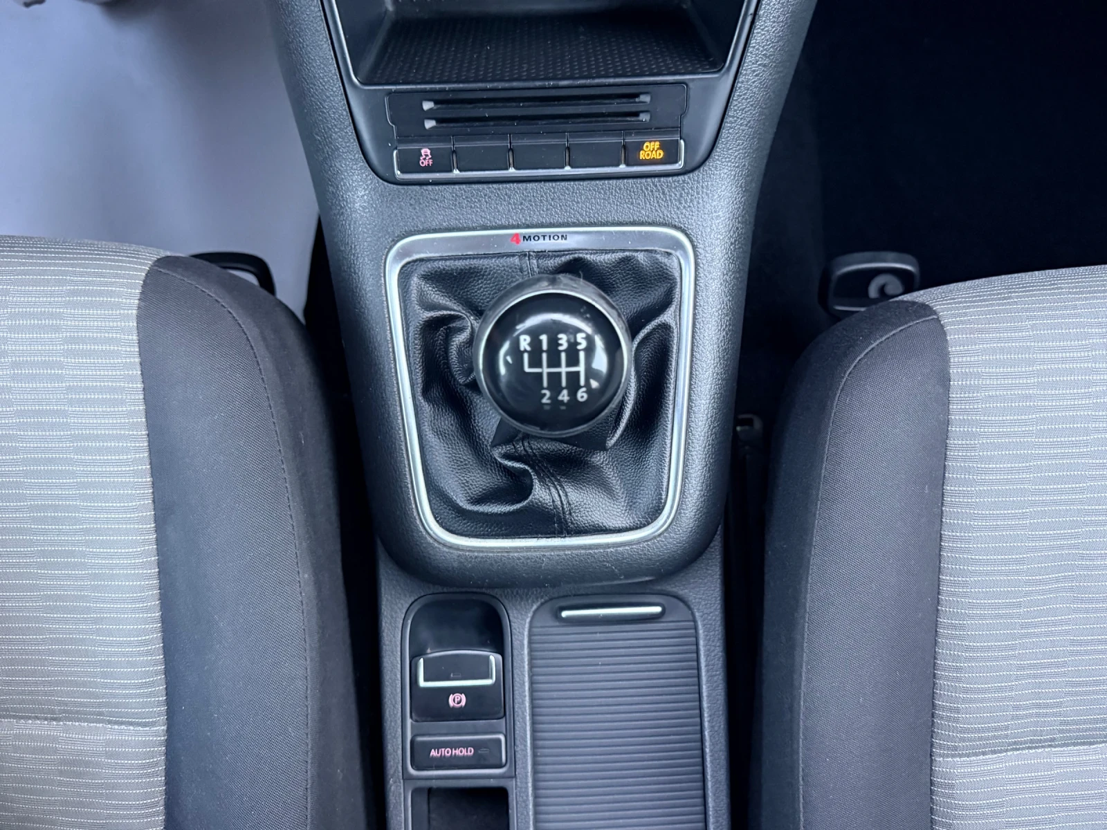 VW Tiguan 2.0TDI* 4x4* OFFROAD* ИТАЛИЯ* , снимка 13 - Автомобили и джипове - 55932378