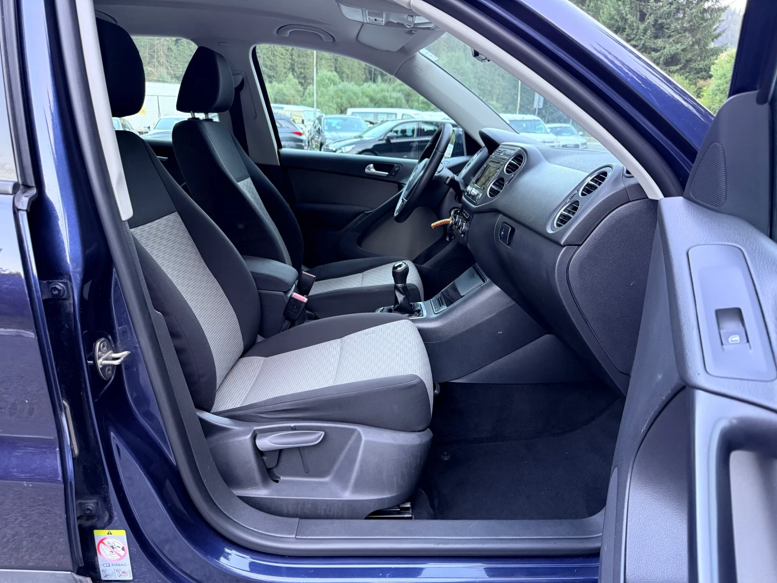 VW Tiguan 2.0TDI* 4x4* OFFROAD* ИТАЛИЯ* , снимка 10 - Автомобили и джипове - 55932378