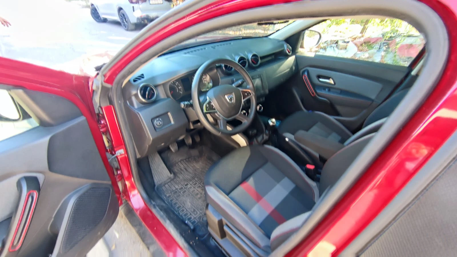 Dacia Duster 1.6SCe115 4x4HMM1, снимка 12 - Автомобили и джипове - 56130109