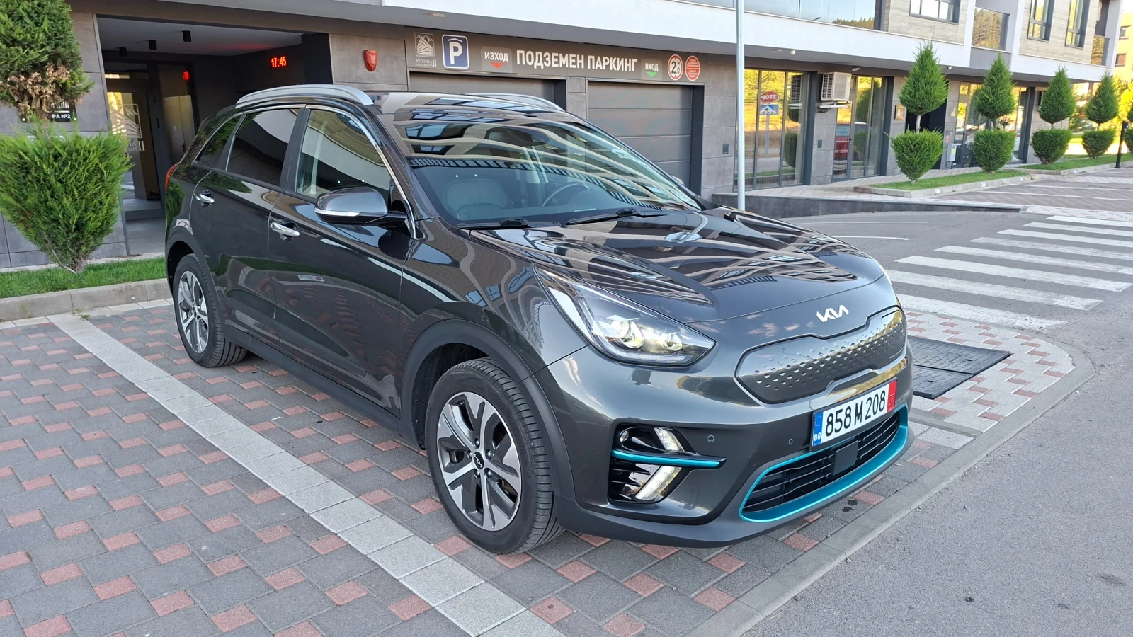 Kia Niro 64kw Термопомпа, снимка 3 - Автомобили и джипове - 56316412