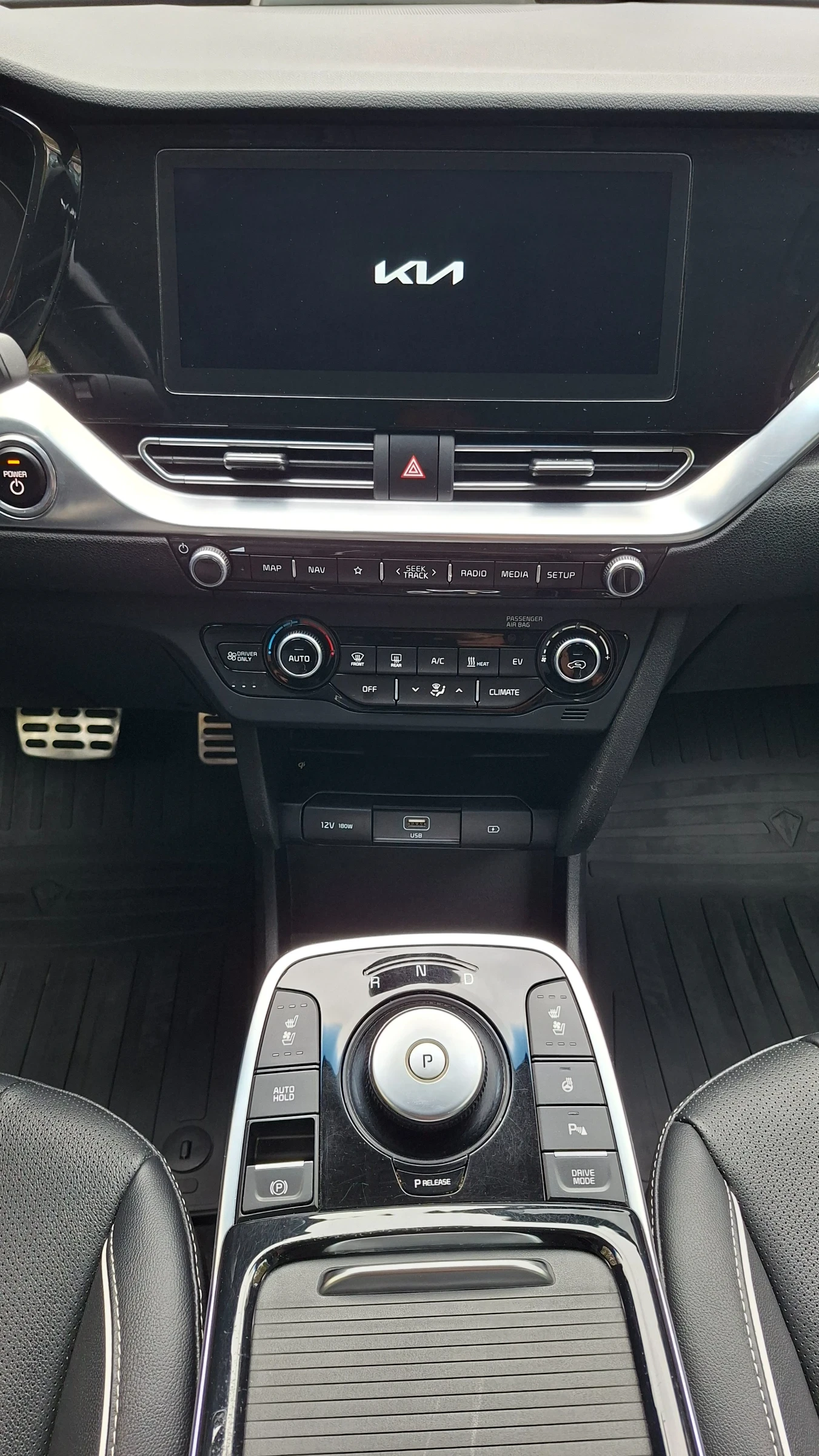 Kia Niro 64kw Термопомпа, снимка 10 - Автомобили и джипове - 56316412