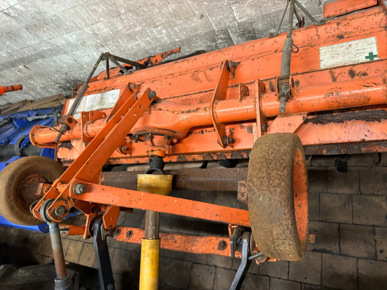 Трактор Kubota L1-26DT - изображение 7