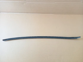 Лайсна челно стъкло лява Фолксваген Пасат Б6